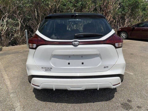 2023 Nissan Kicks SR