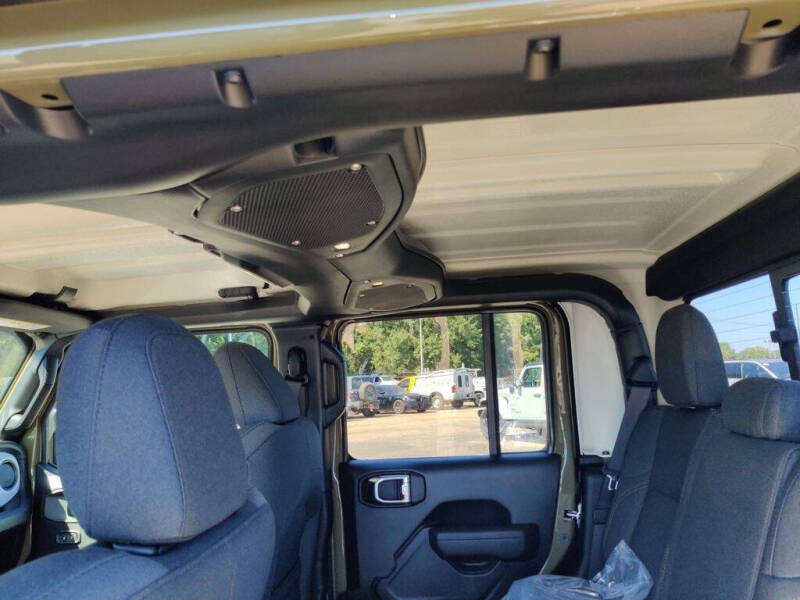 2025 Jeep Gladiator Sport