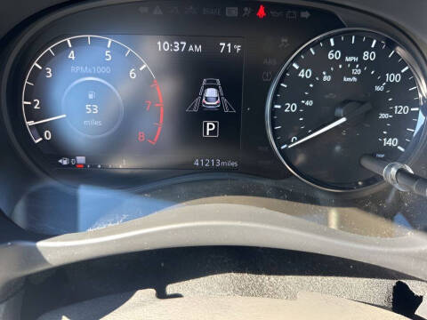 2021 Nissan Kicks SR