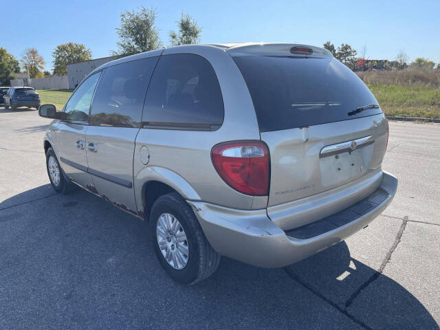 2006 Chrysler Town and Country for sale at Twin Cities Auctions in Elk River, MN