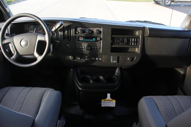 2025 Chevrolet Express 3500