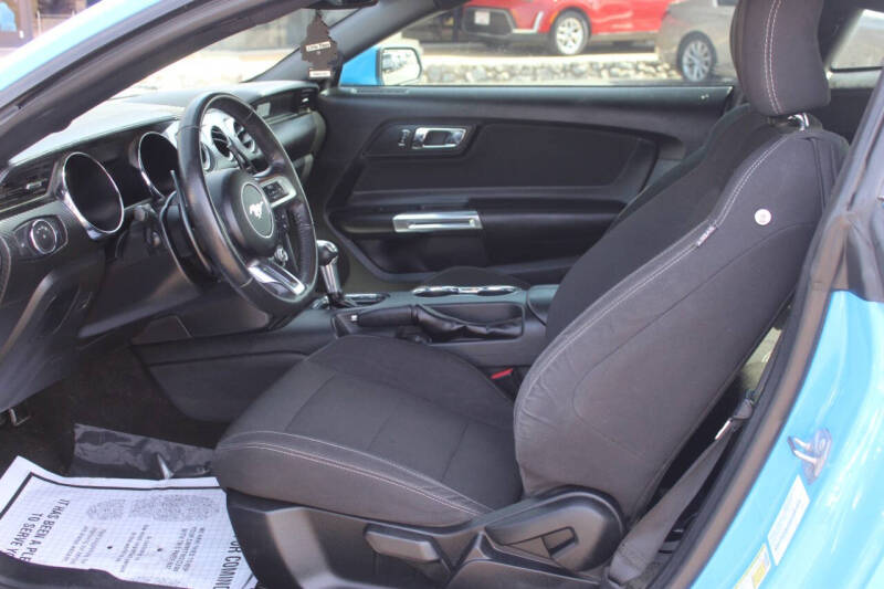 2017 Ford Mustang V6