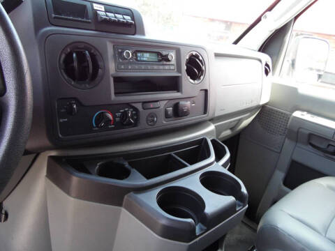 2025 Ford E-350