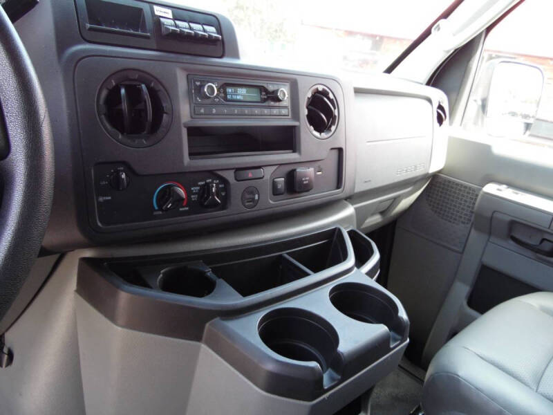 2025 Ford E-350