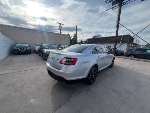 2018 Ford Taurus SEL