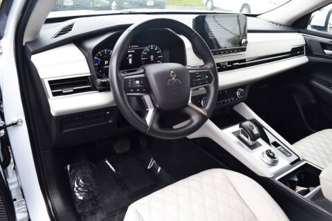 2024 Mitsubishi Outlander SEL