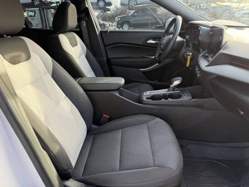 2025 Chevrolet Trax RS