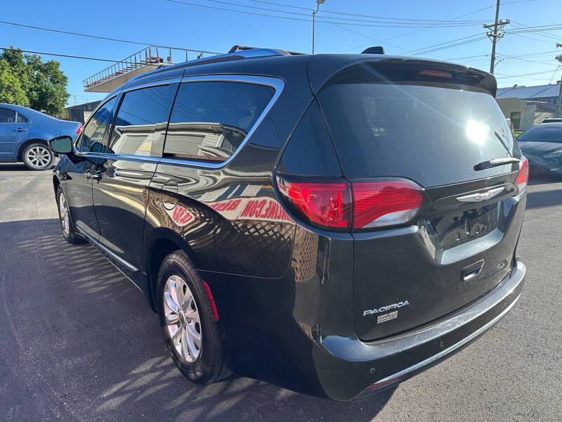 2019 Chrysler Pacifica Touring L