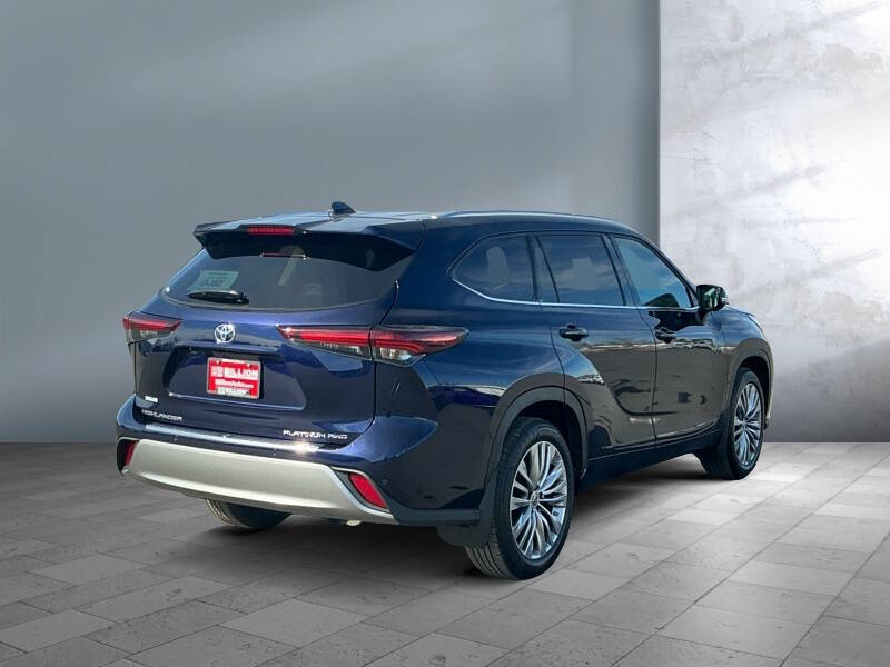 2024 Toyota Highlander Platinum