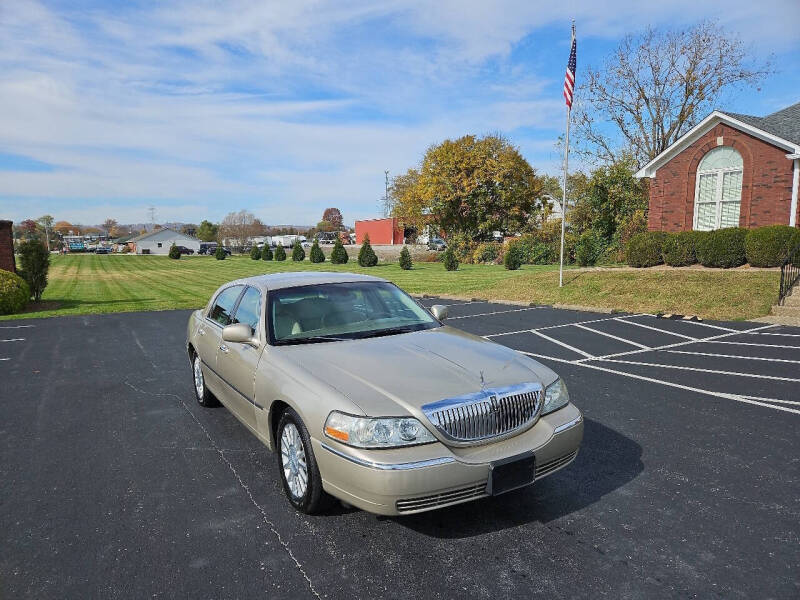 2004 Lincoln Town Car Signature