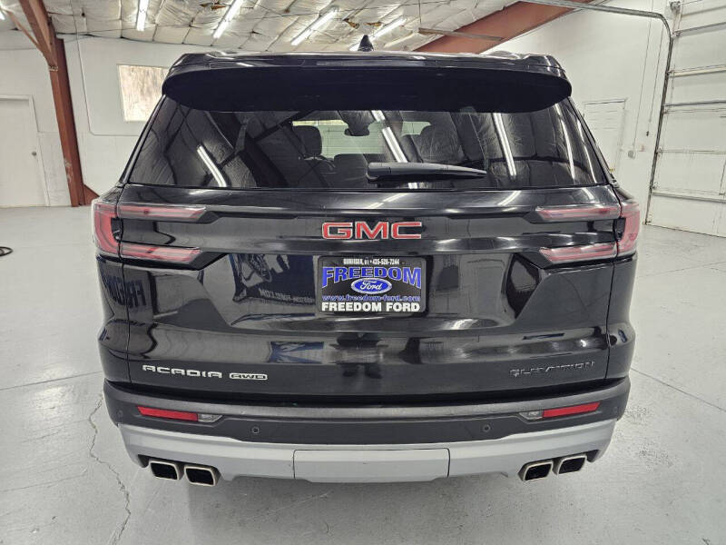 2024 GMC Acadia Elevation