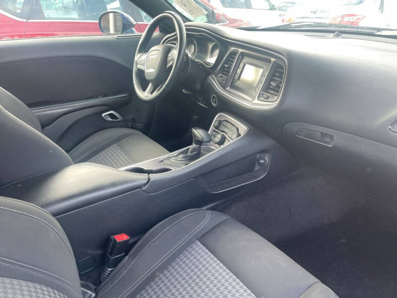 2016 Dodge Challenger SXT