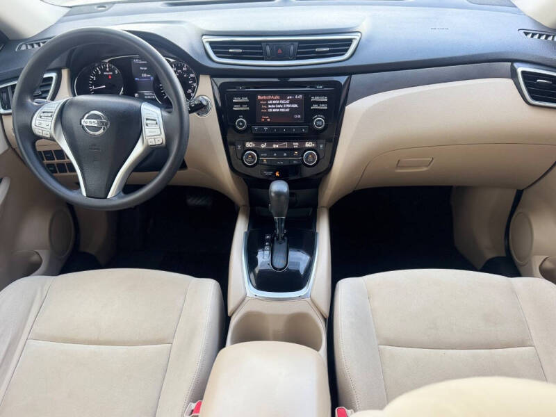 2016 Nissan Rogue SV