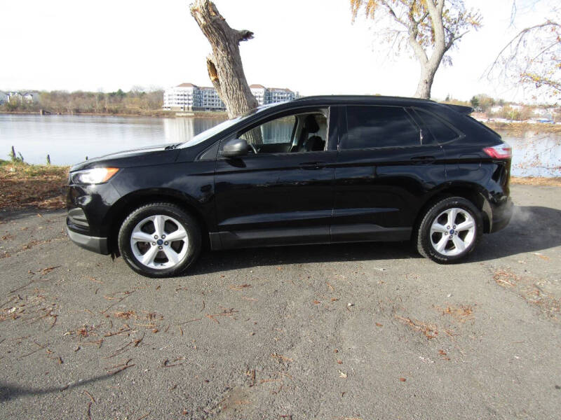 2020 Ford Edge SE photo 3