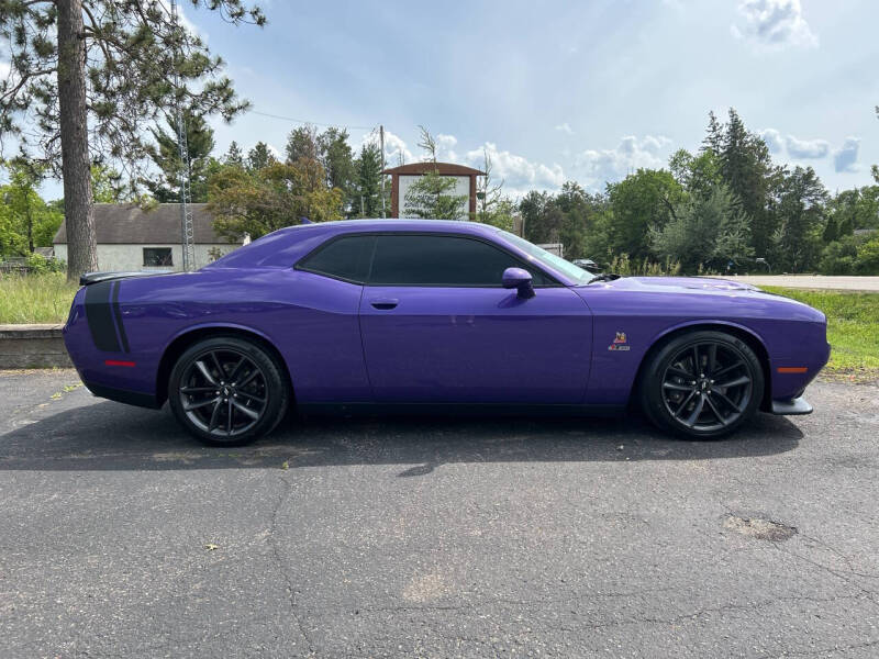 2019 Dodge Challenger R/T photo 4