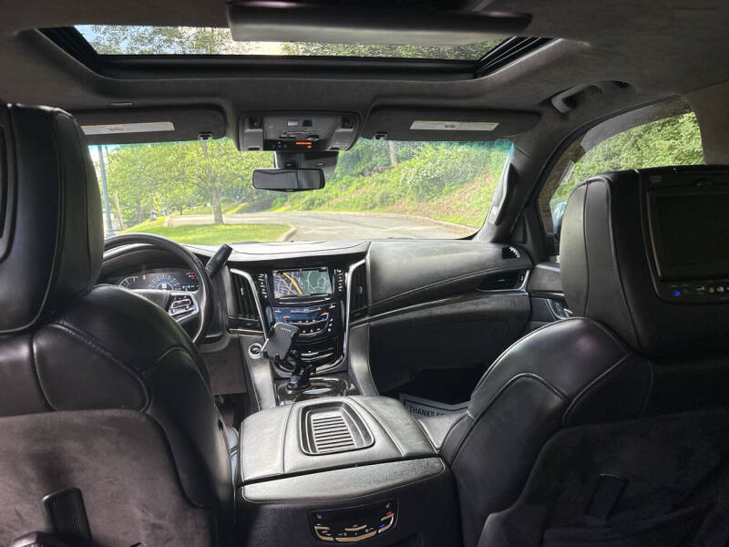 2018 Cadillac Escalade ESV Platinum