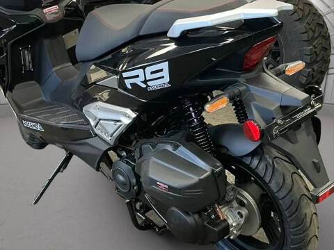 2025 ZNEN R9
