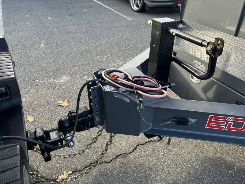 2025 xED Trailer TRB