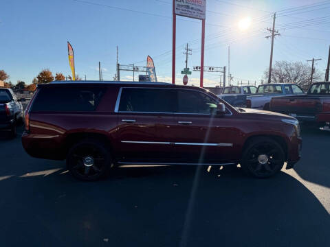 2017 Cadillac Escalade ESV Luxury