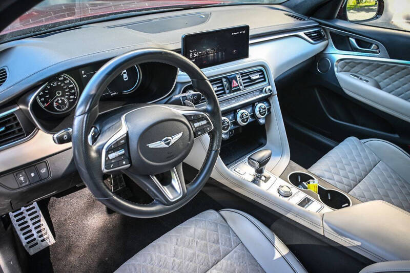 2023 Genesis G70