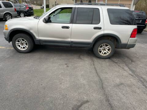 2003 Ford Explorer for sale at CHRIS AUTO SALES in Cincinnati OH