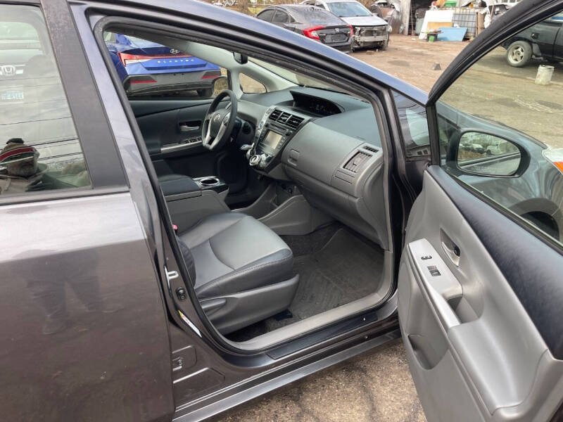 2012 Toyota Prius v Five