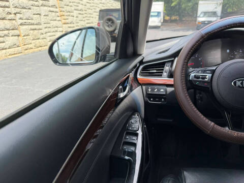 2017 Kia Cadenza Technology