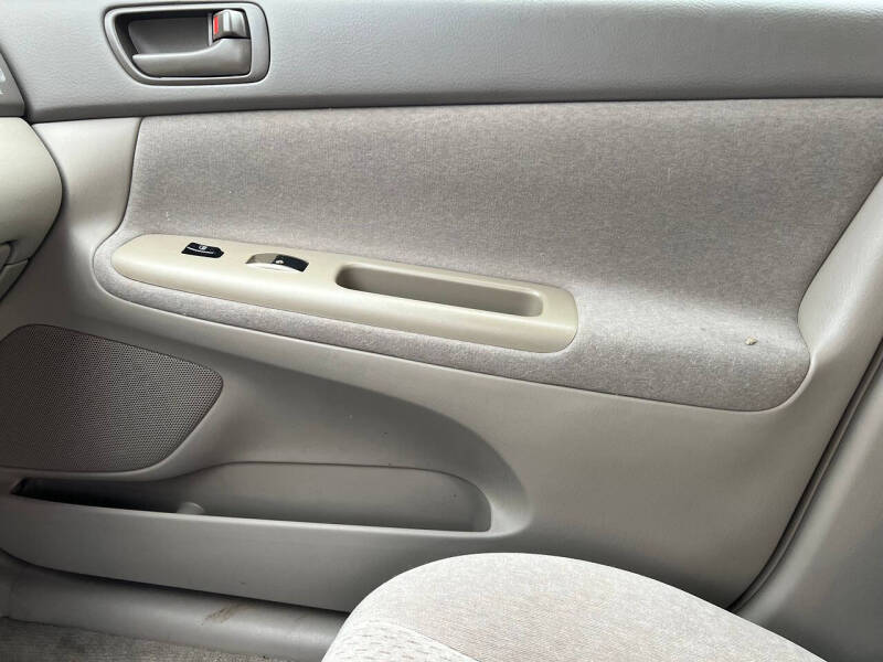 2003 Toyota Camry LE