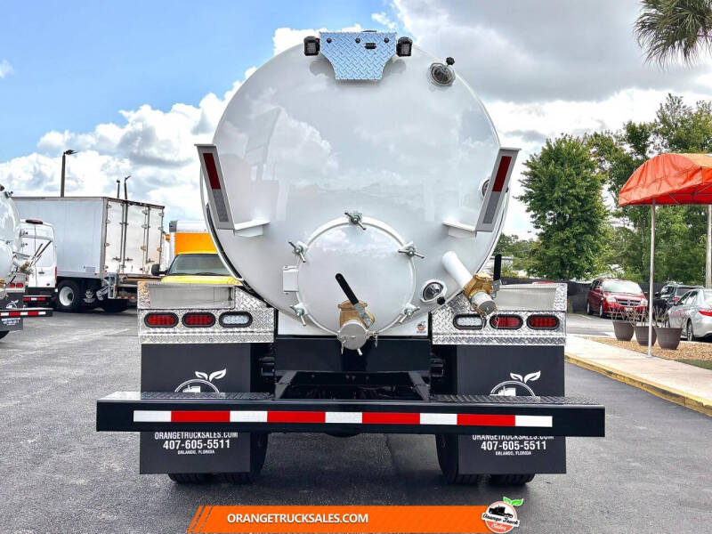 2020 Freightliner M2 106