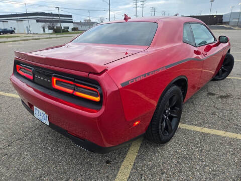 2016 Dodge Challenger SXT Plus