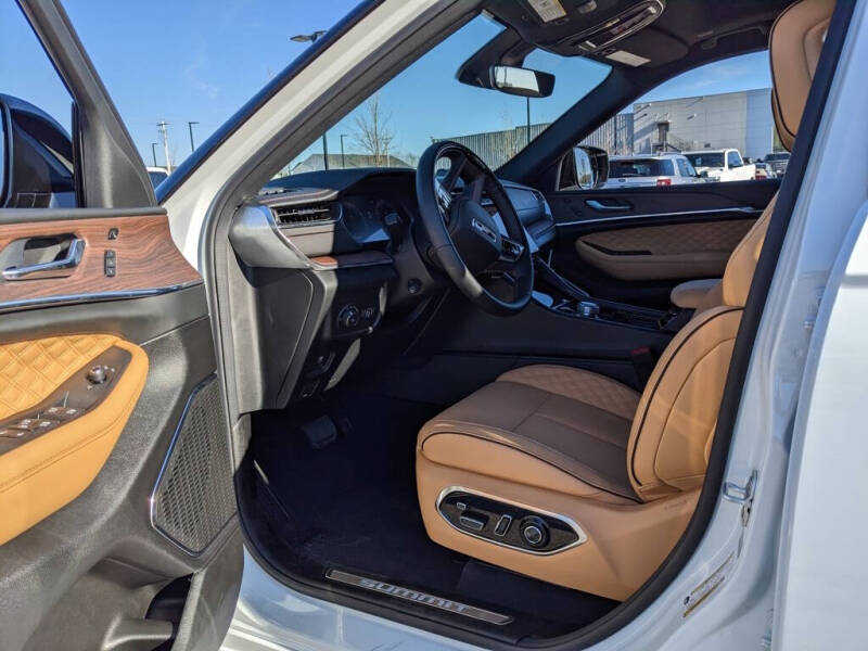 2025 Jeep Grand Cherokee Summit