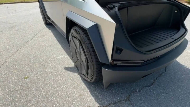 2024 Tesla Cybertruck