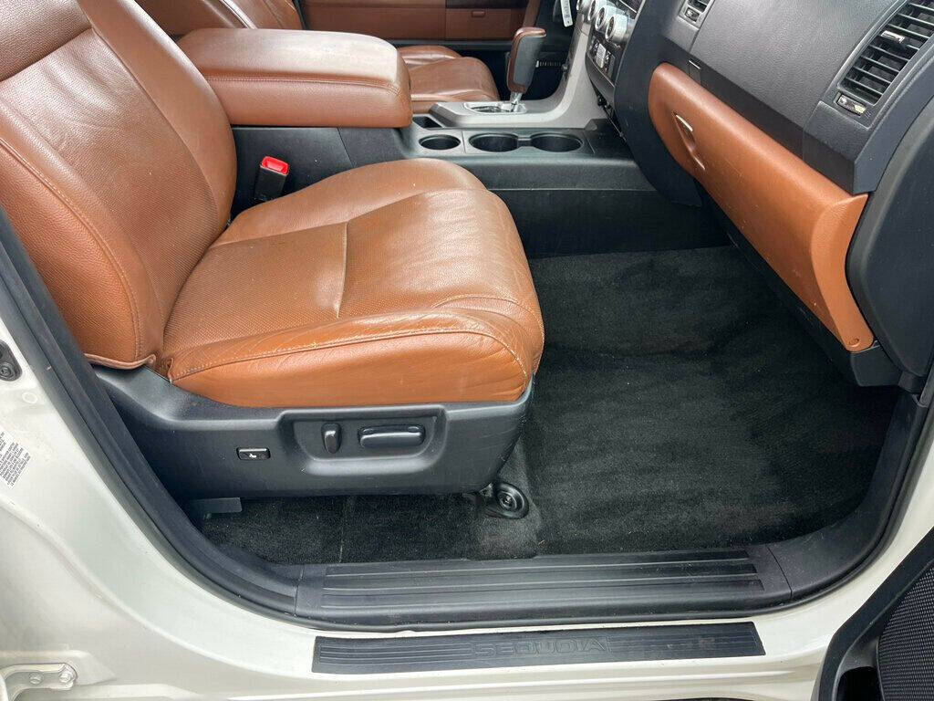 2013 Toyota Sequoia 48
