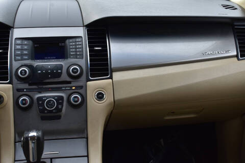 2015 Ford Taurus SEL