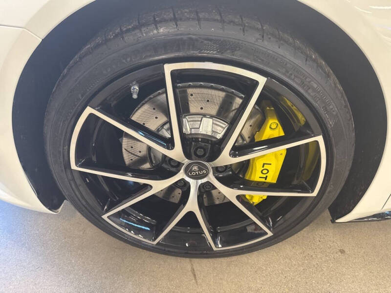 2026 Lotus Emira V6 SE