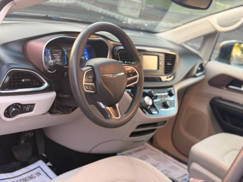 2017 Chrysler Pacifica Touring