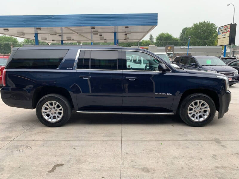 2017 GMC Yukon XL SLE