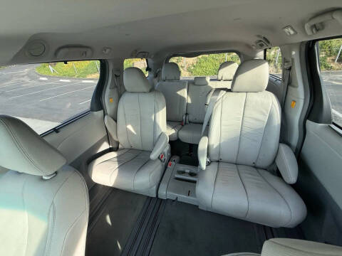 2012 Toyota Sienna