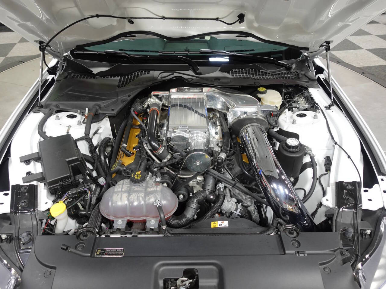 2017 Ford Mustang 14