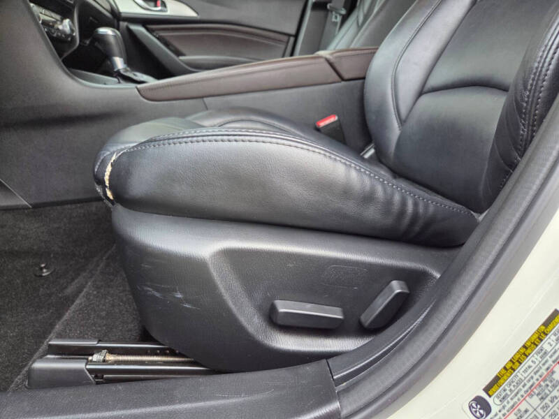 2018 Mazda MAZDA3 Touring