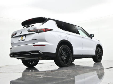 2026 Mitsubishi Outlander LE