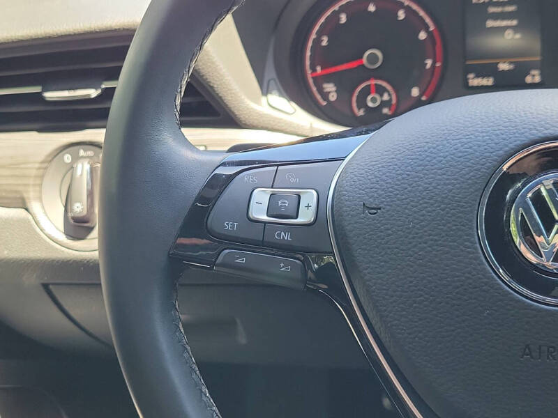 2022 Volkswagen Passat R-Line