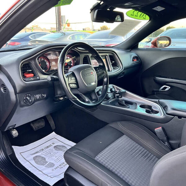 2022 Dodge Challenger SXT