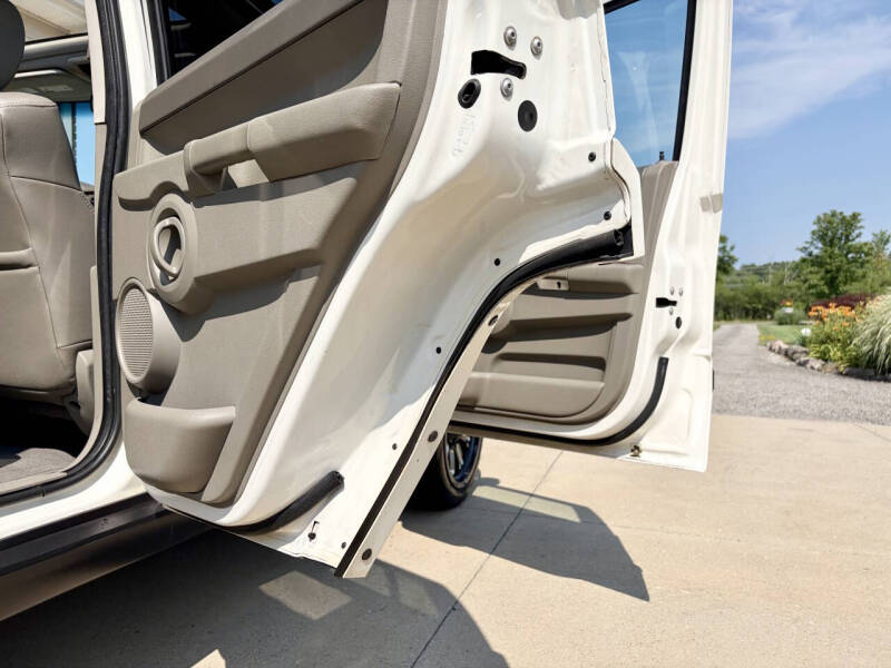 2008 Jeep Commander Sport