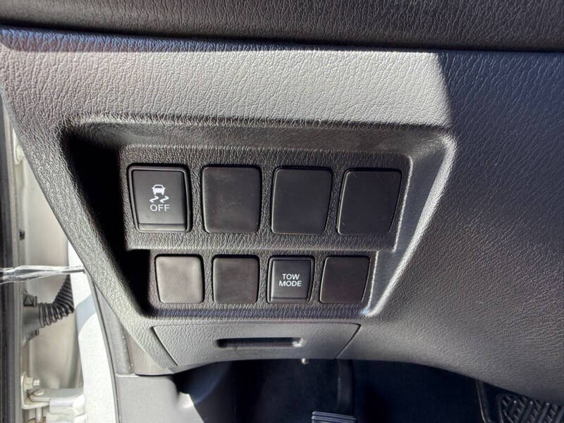 2016 Nissan Pathfinder SV