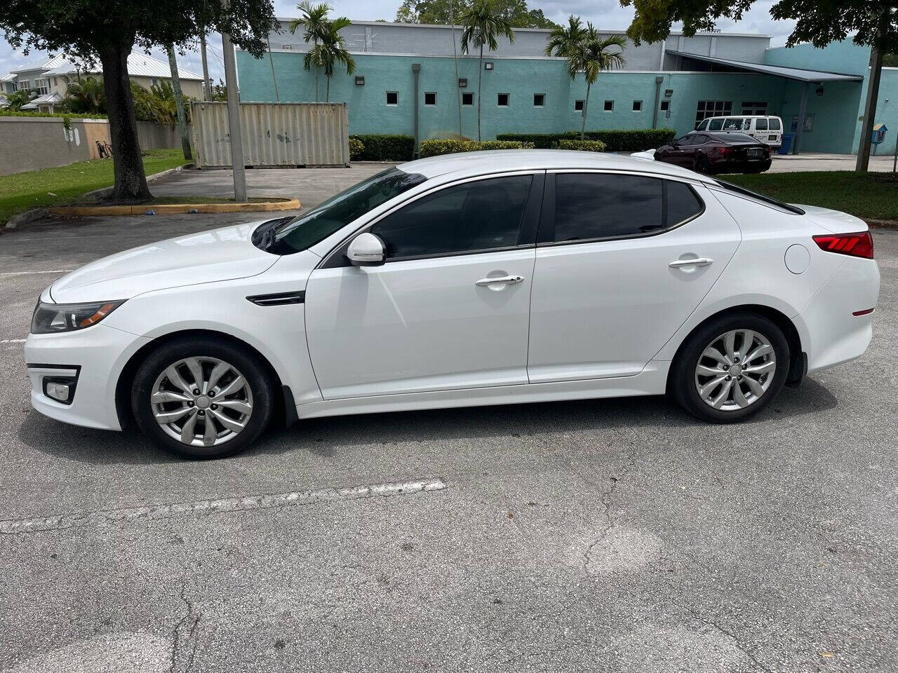 2015 KIA Optima Sedan - $11,995