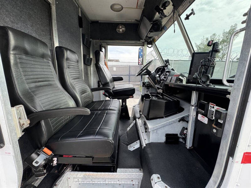 2016 Freightliner MT45 Chassis