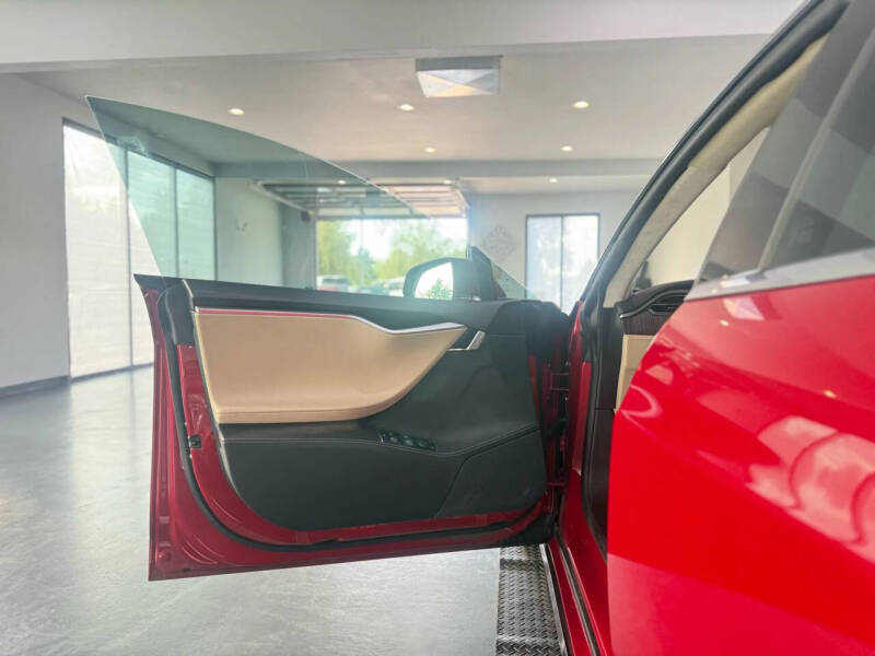 2013 Tesla Model S Performance