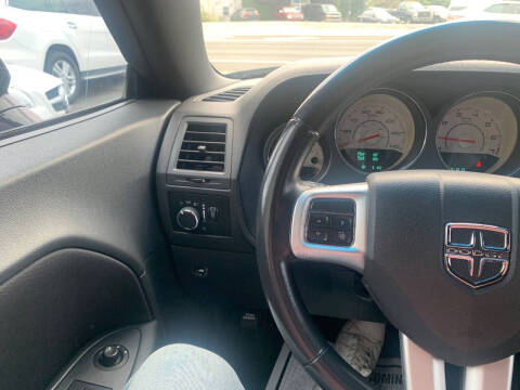 2013 Dodge Challenger SXT Plus