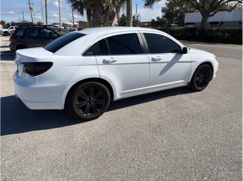 2013 Chrysler 200 LX